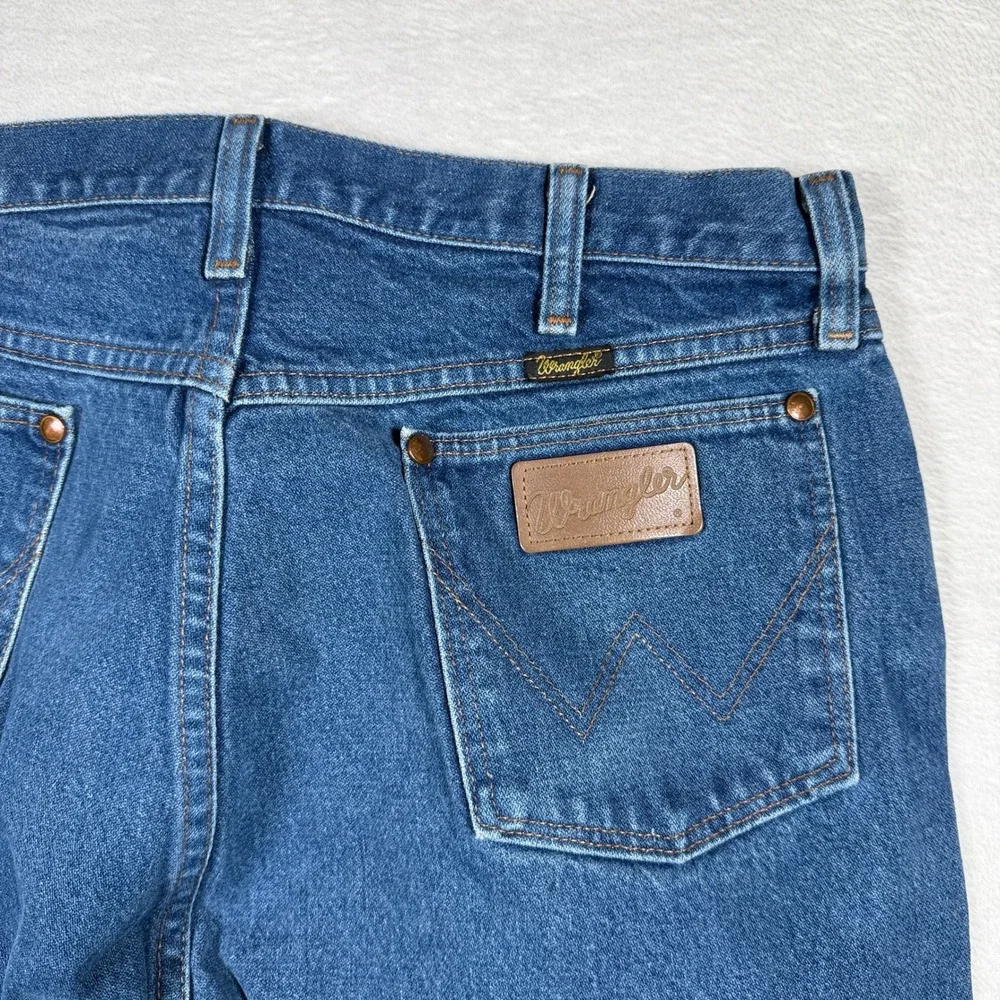 Wrangler Jeans Mens 36x38 Blue Denim Straight Leg Classic‎ Fit Pants Made In USA
